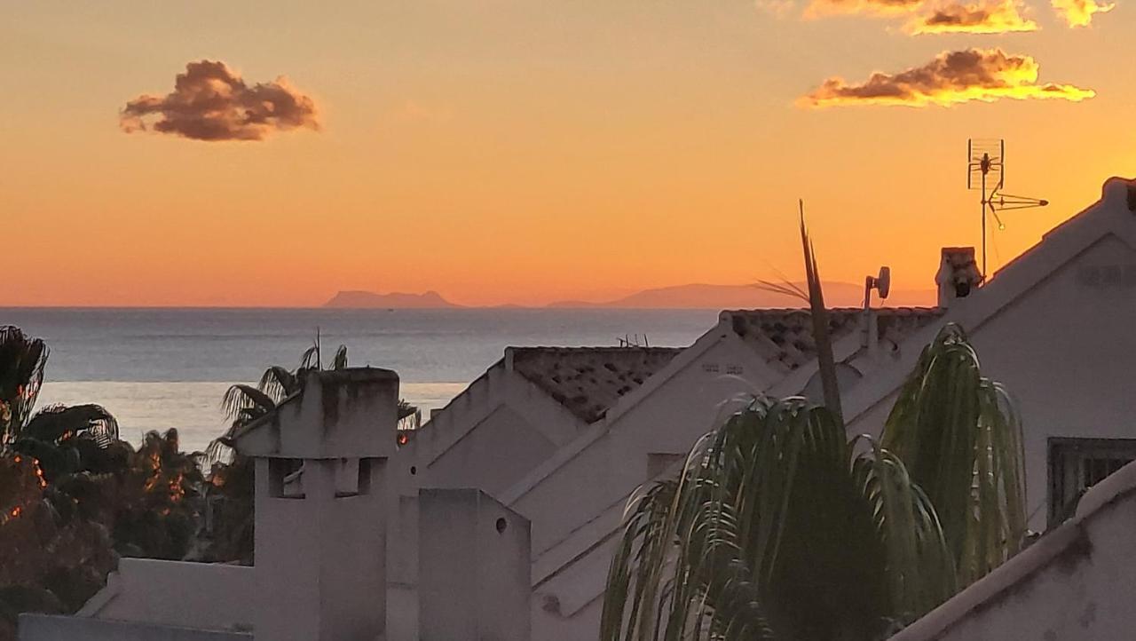 Townhouse With Beautifull Sea View In Costabella Marbella